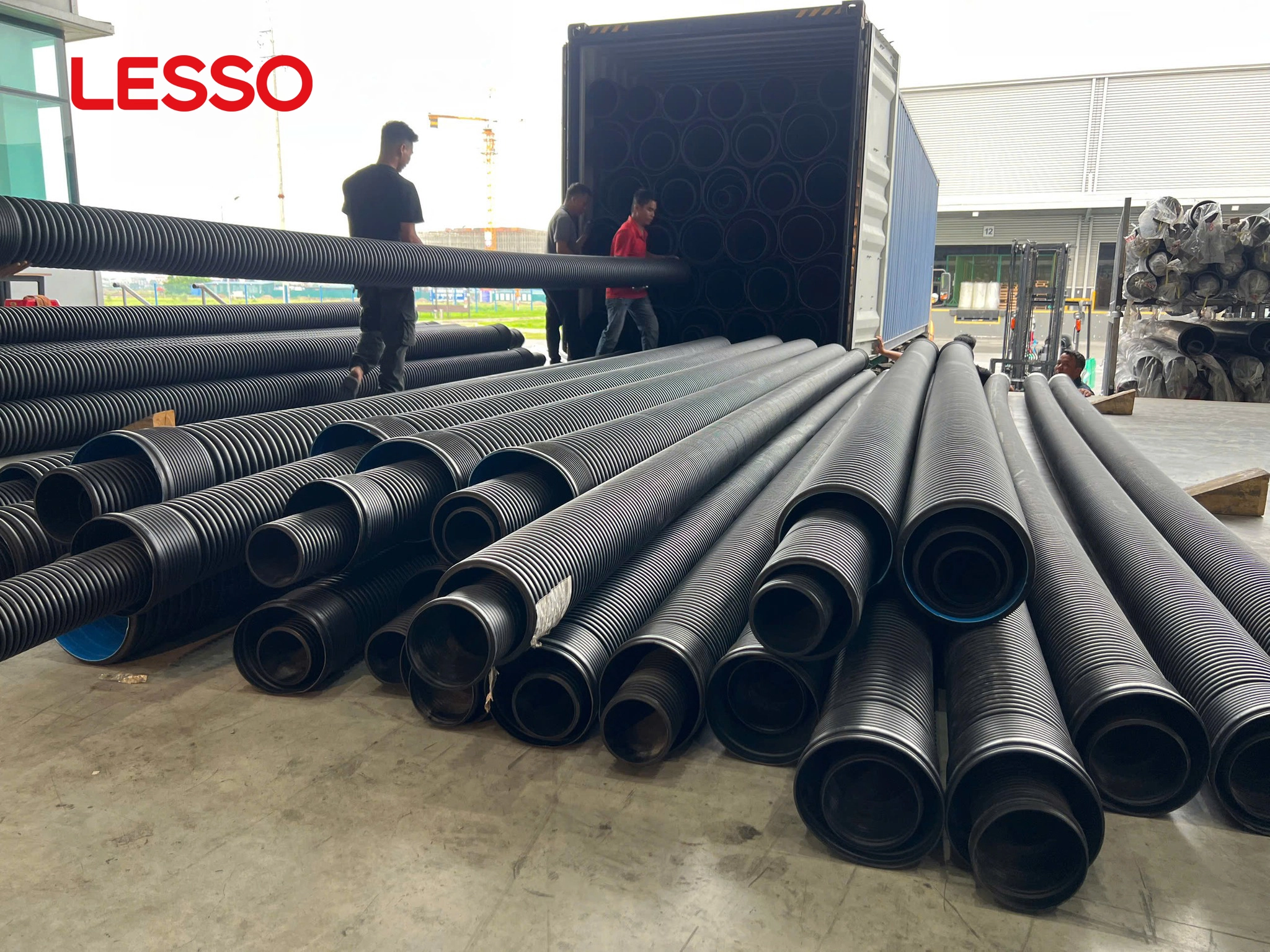 Giao hàng ống Lesso dự án Lens Bắc Giang